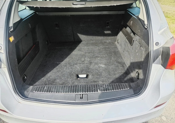 Opel Astra cena 16900 przebieg: 258000, rok produkcji 2011 z Sieradz małe 277